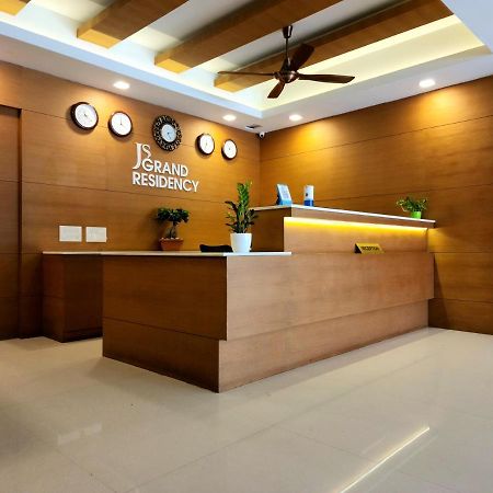 Js Grand Residency Hotel Palakkad Luaran gambar