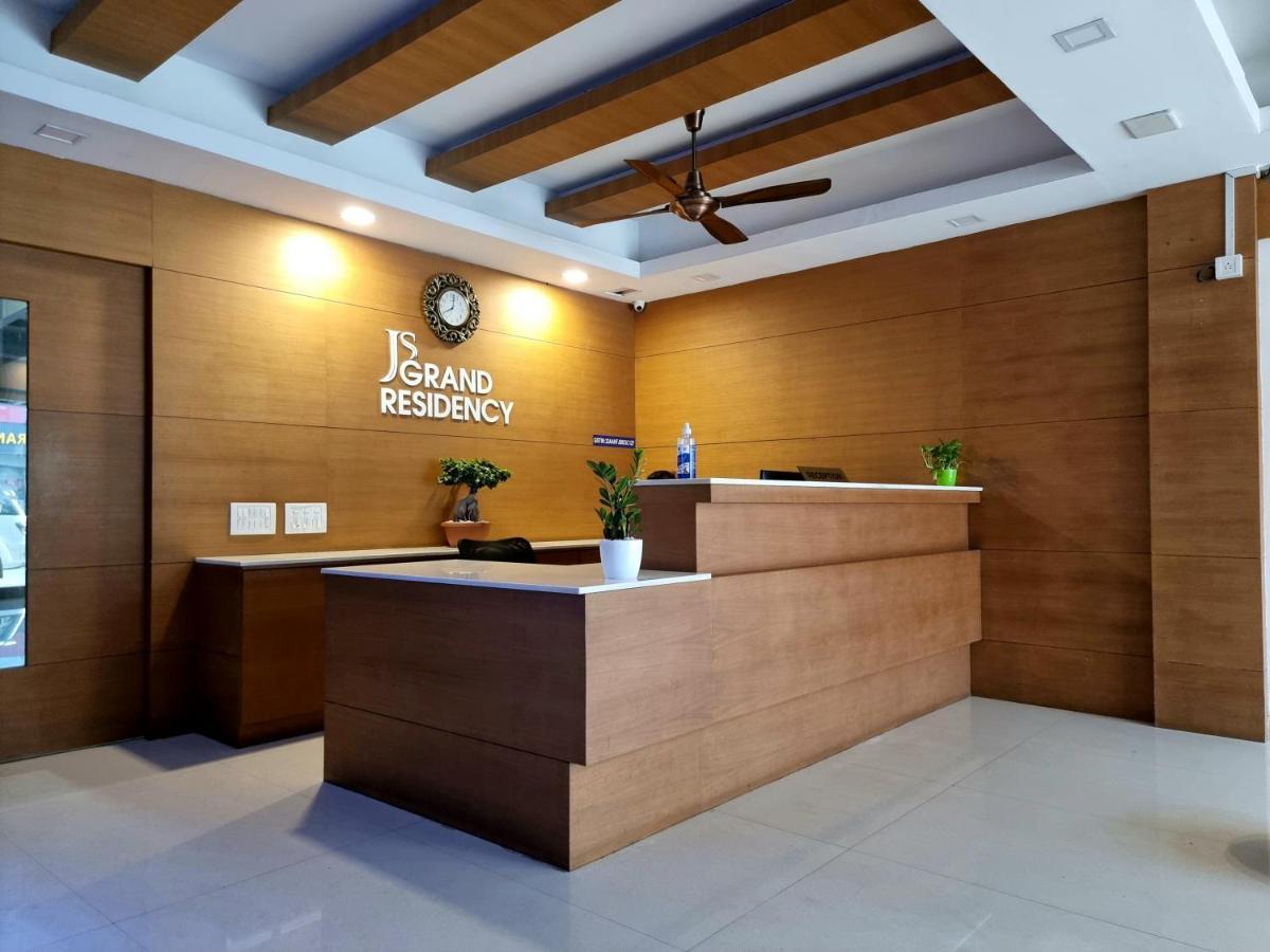 Js Grand Residency Hotel Palakkad Luaran gambar